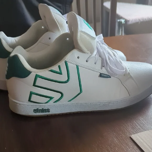 Etnies White and Green Sneakers Classic Skate Style - Picture 3 of 6
